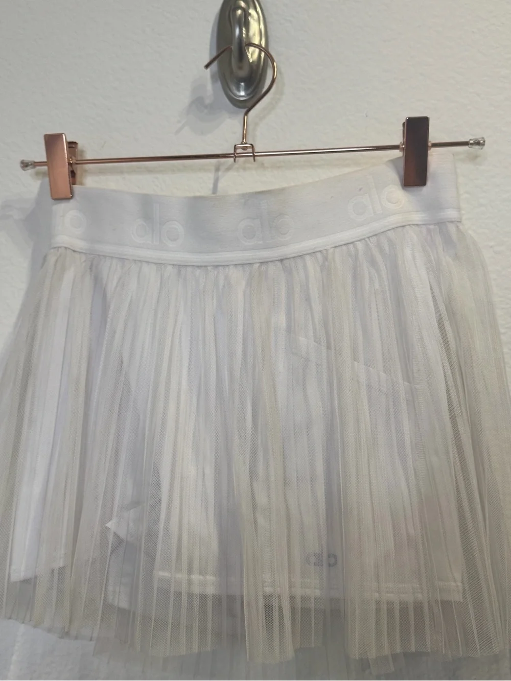 ALO Yoga White Pleated Tulle Mini Skirt